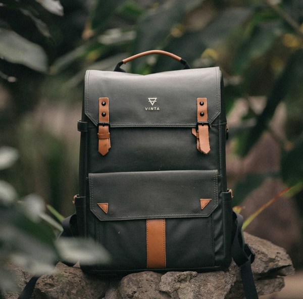 jakob-owens-BmH09wAkJa8-unsplash (1)