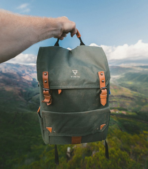 jakob-owens-BmH09wAkJa8-unsplash (1)